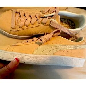 Puma Pink Suede Women’s Size 7.5 Sneakers Brand New